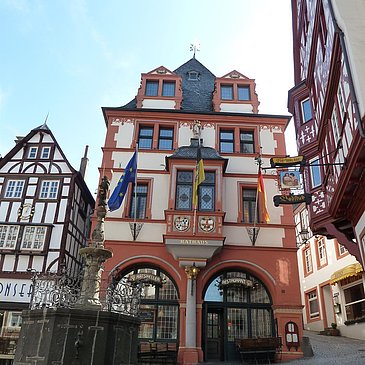 Marktplatz mit Michelsbrunnen