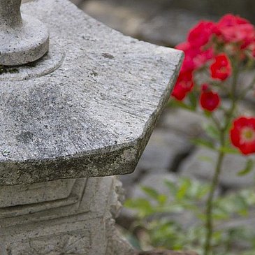 Japanische Leuchte im Garten