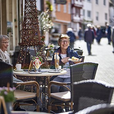 Verweilen im Bistro Mendel