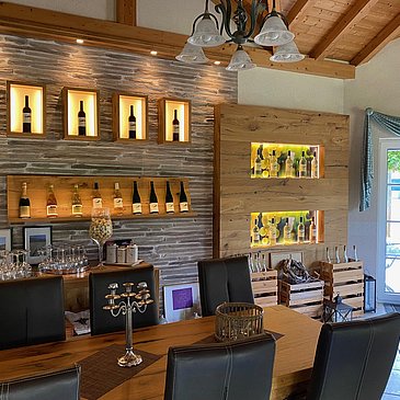 Weinprobe in der Vinothek Löwen-Herges