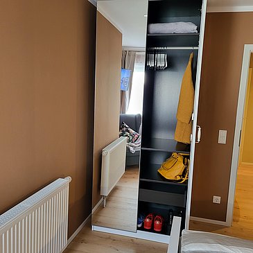 Kleiderschrank Doppelbettzimmer ZWO