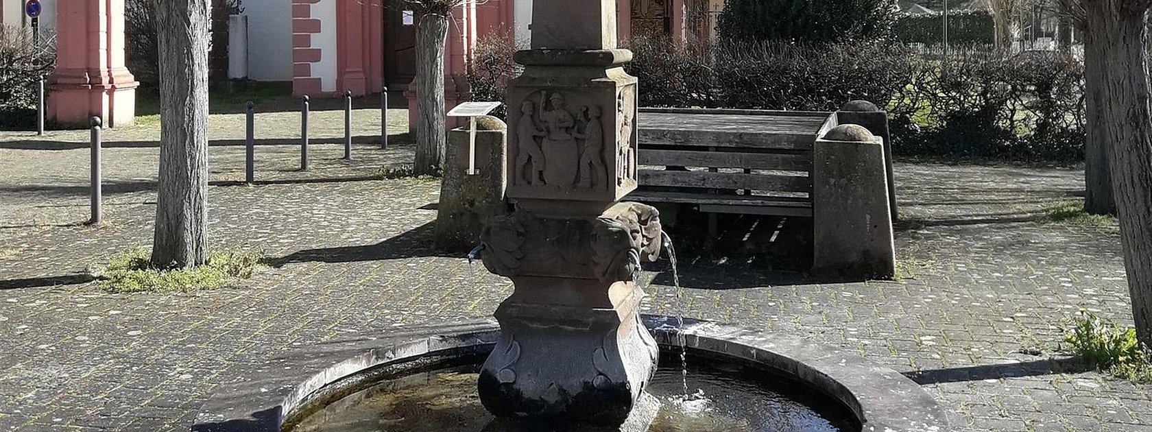 Pfarrer Hau Brunnen