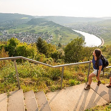 Blick auf die Moselschleife bei Kröv