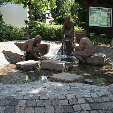 Goldbrunnen Andel