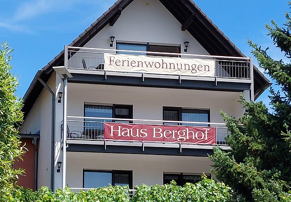 Haus Berghof Ansicht FEWO Balkon Nr 3 , 7, 12