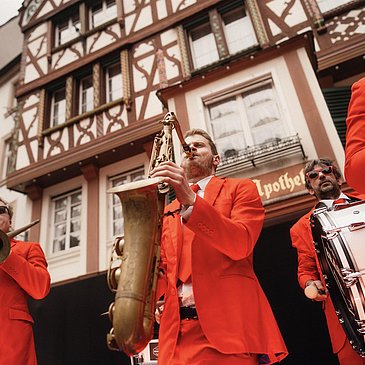 Bernkastel blüht auf am Marktplatz